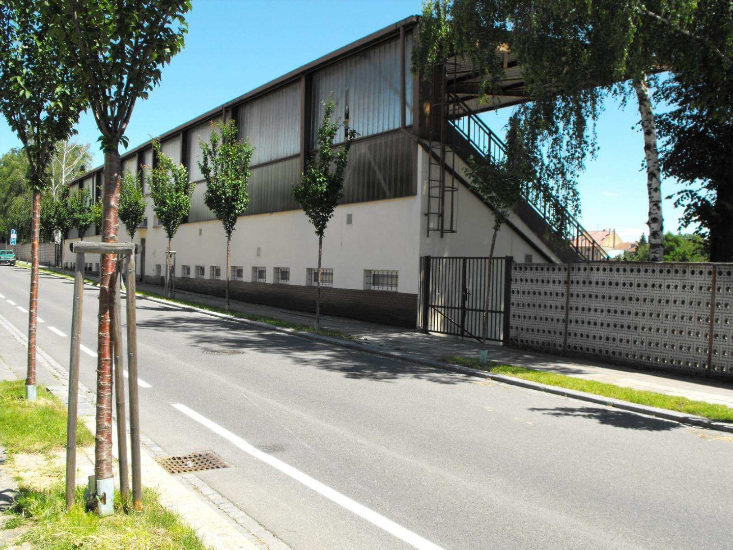 Vestavba tribuny AK Kroměříž
